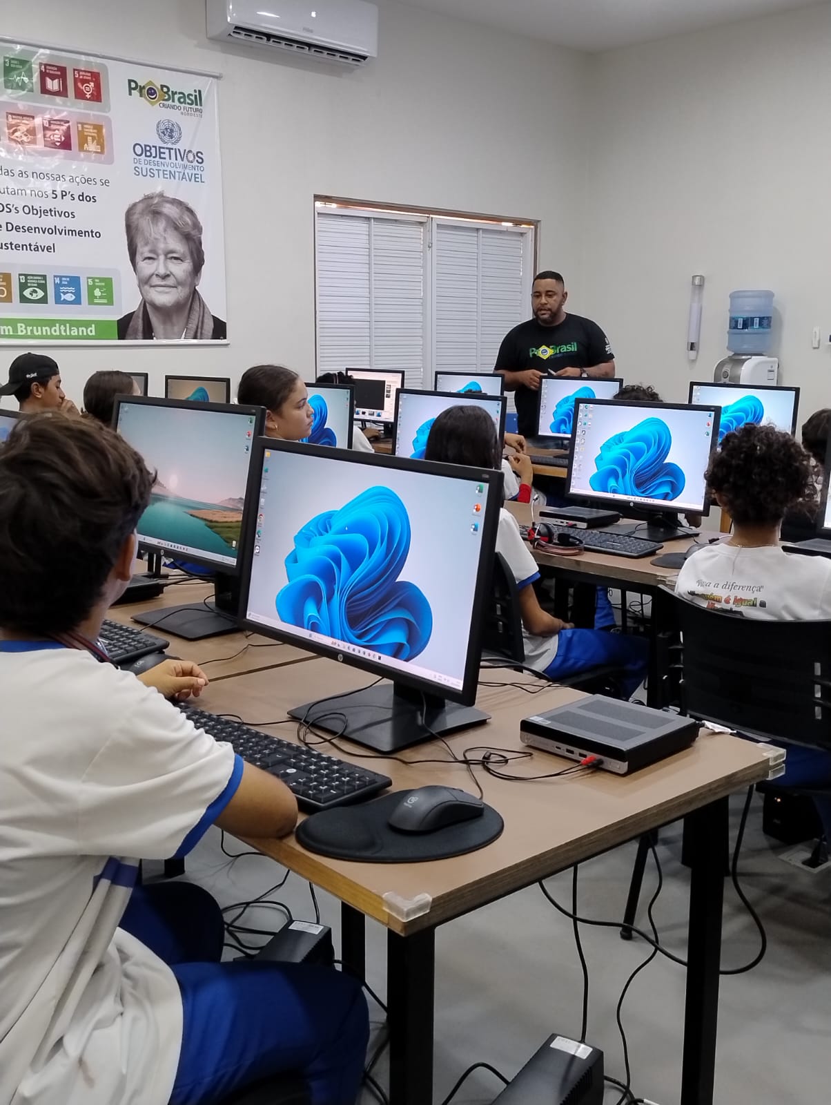 Educação que aproxima.