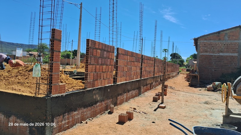 Paredes do Hotel Escola em construção